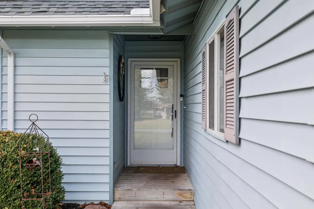 7201 Holiday Drive Morton Township MI 49346