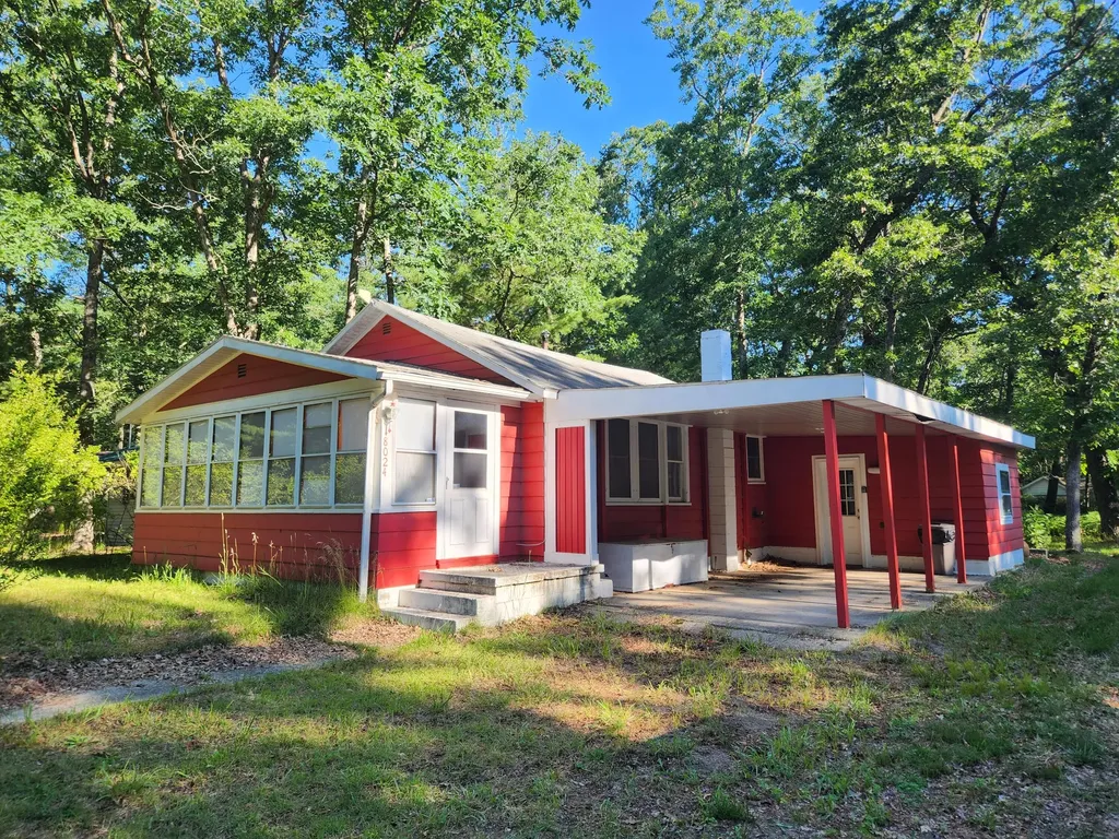 8024 W Hemlock Avenue Lake Township MI 49304