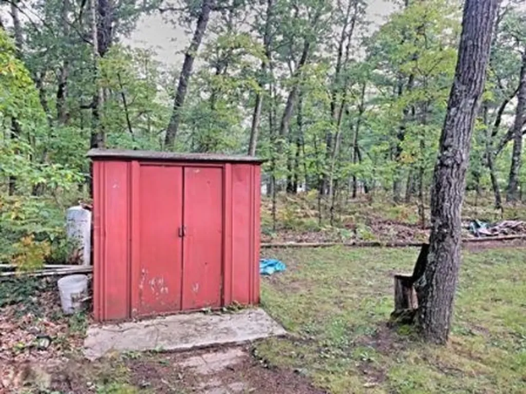 8024 W Hemlock Avenue Lake Township MI 49304