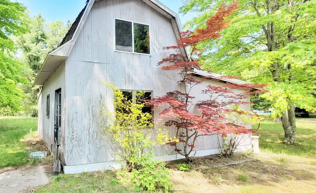 5350 E Crystal Lake Road Holton Township MI 49425