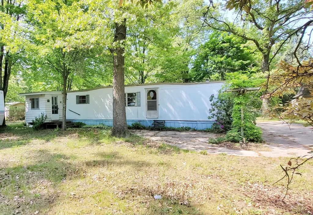 5350 E Crystal Lake Road Holton Township MI 49425