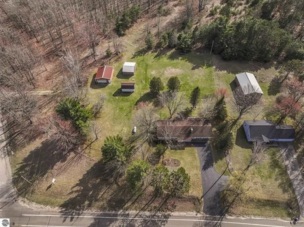 1970 E M 115 Selma Township MI 49601