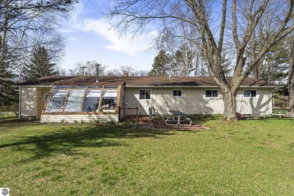 1970 E M 115 Selma Township MI 49601