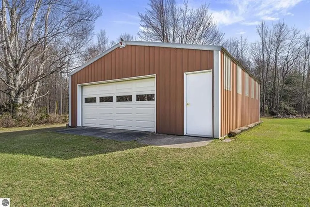 1970 E M 115 Selma Township MI 49601