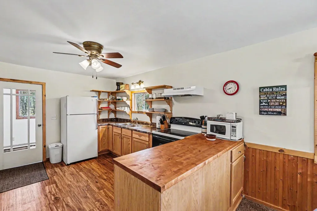 880 W Lincoln Avenue Unknown City MI 49349