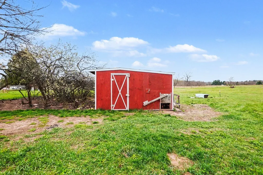 5771 N Woodbridge Road Merrill Township MI 49349