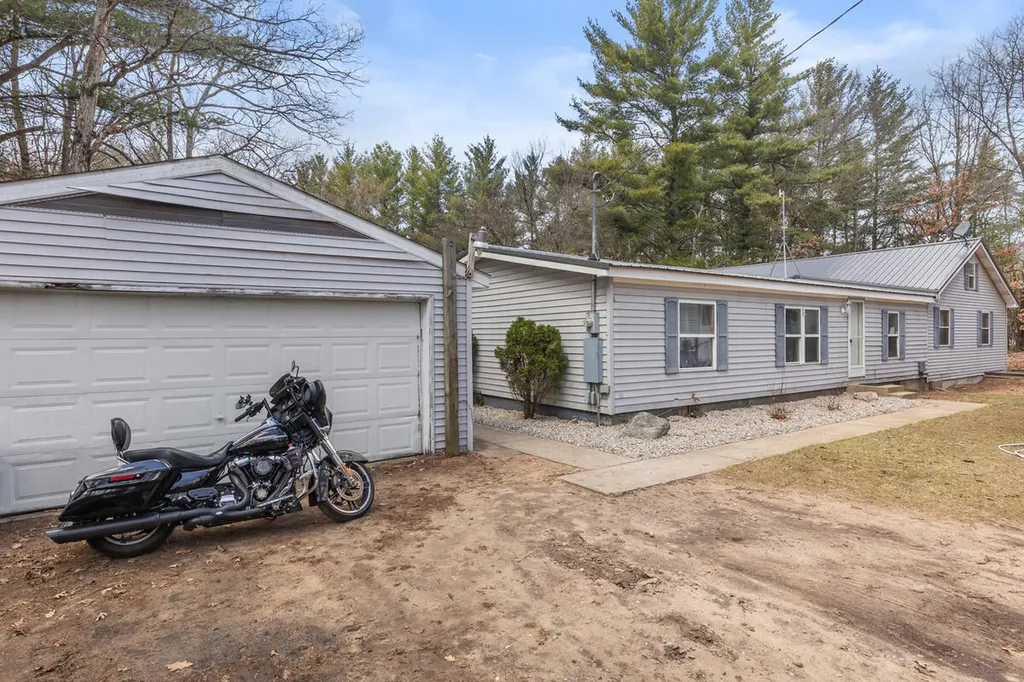 8233 Beech Avenue Croton Township MI 49329