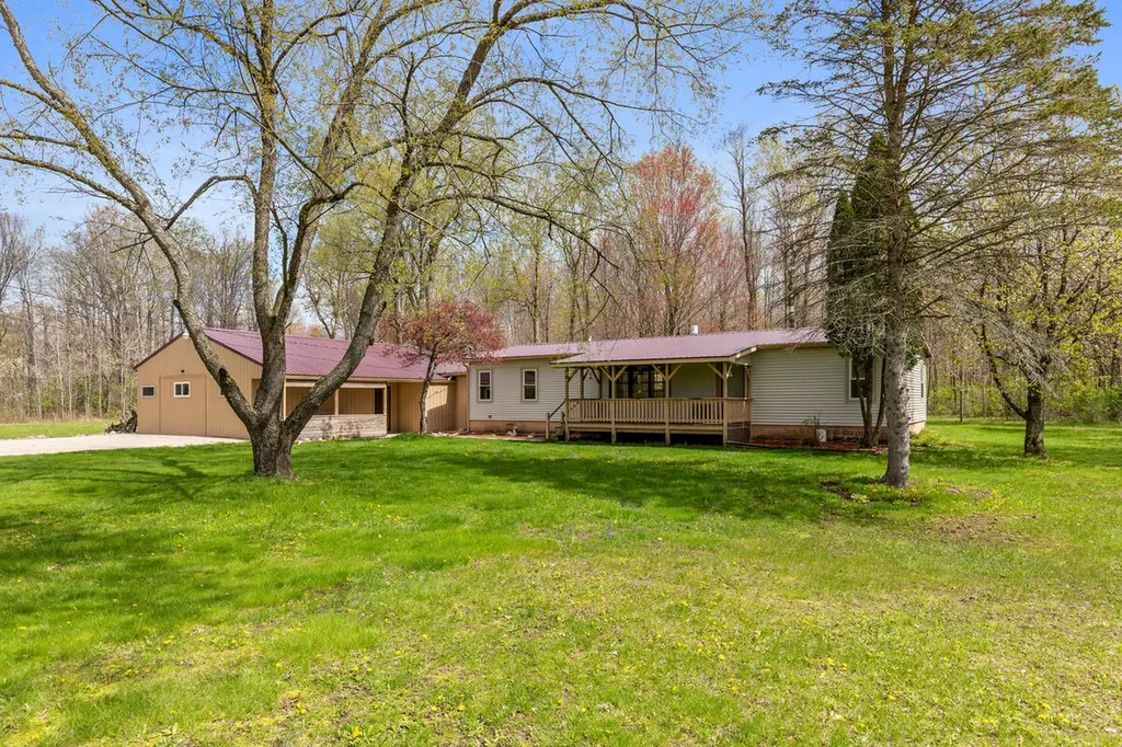 11718 Federal Road Reynolds Township MI 49336