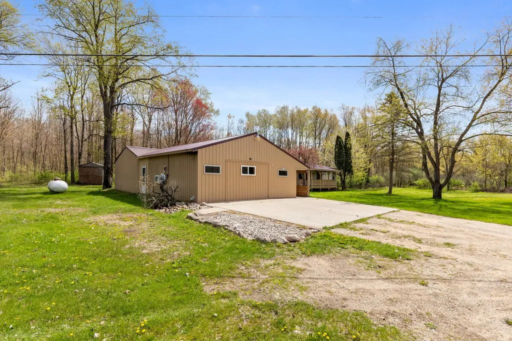 11718 Federal Road Reynolds Township MI 49336