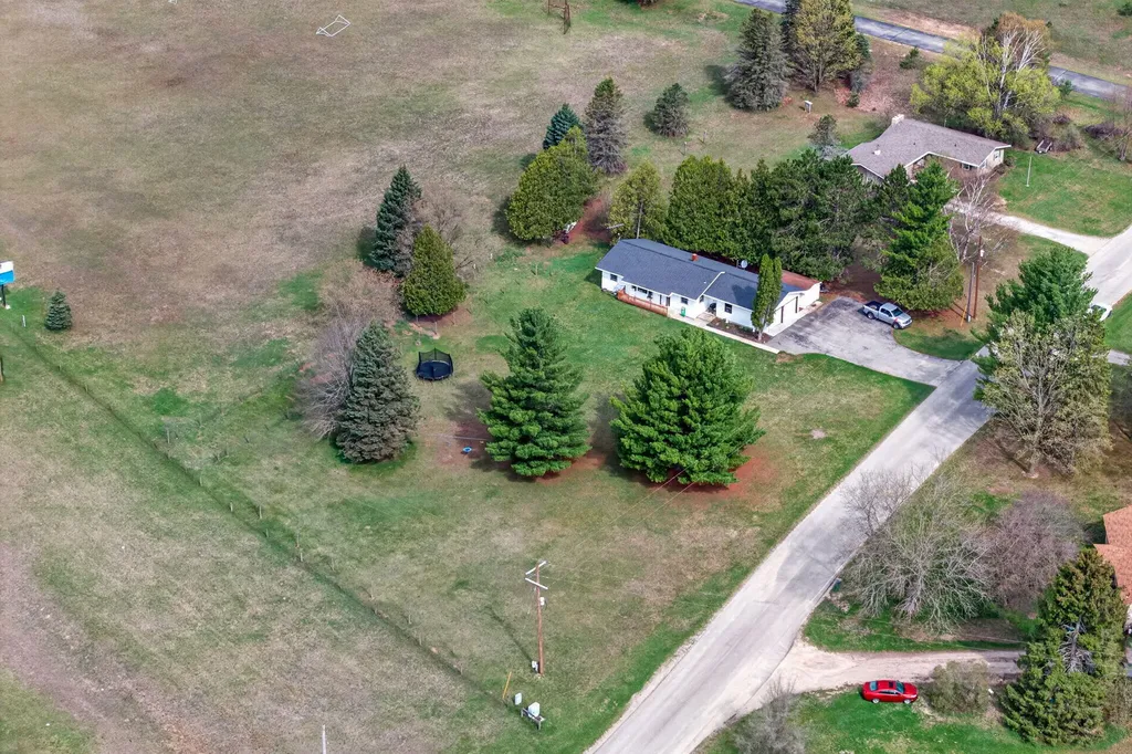 4079 Wild Turkey Trail Richmond Township MI 49677