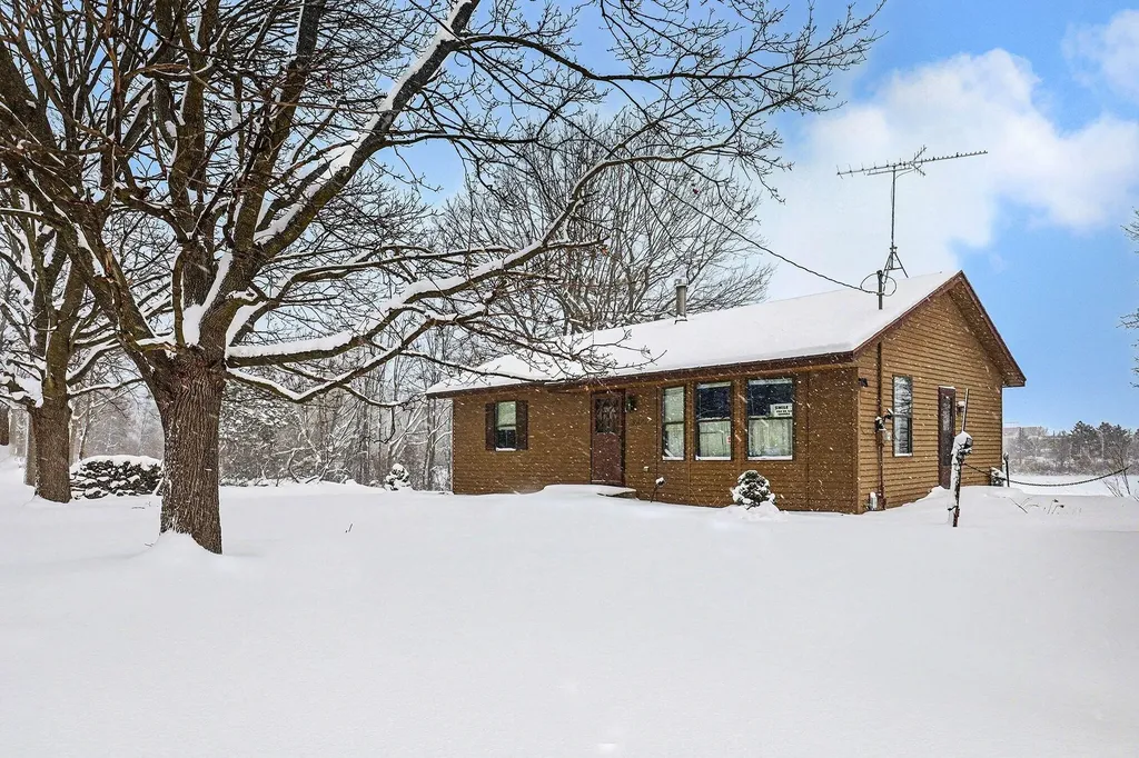 2967 Knapp Street NE Grand Rapids Charter Township MI 49525
