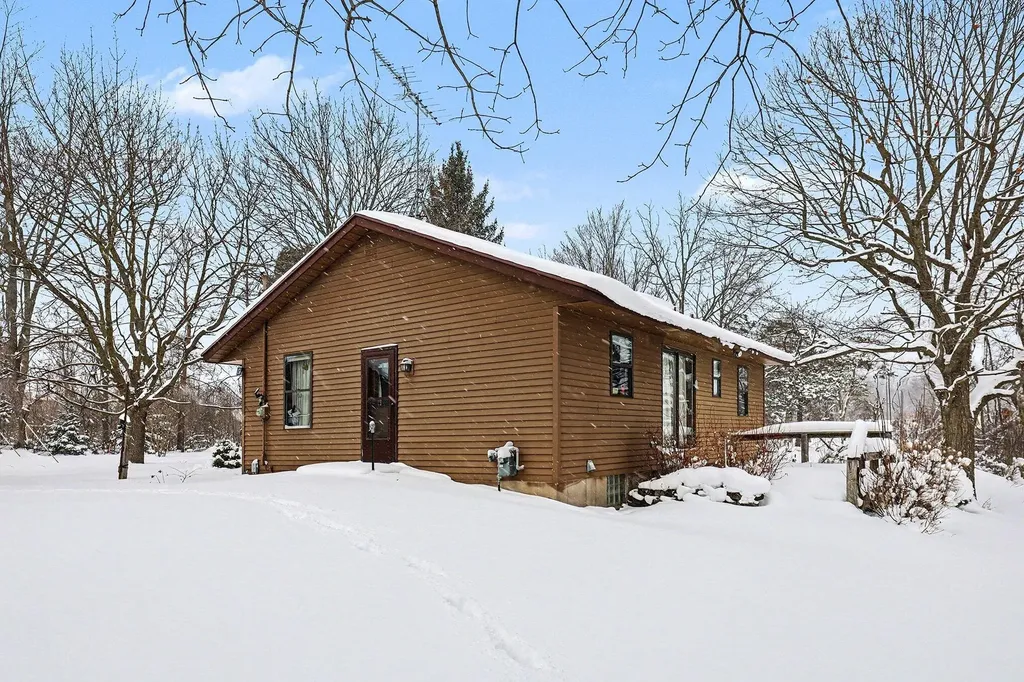 2967 Knapp Street NE Grand Rapids Charter Township MI 49525