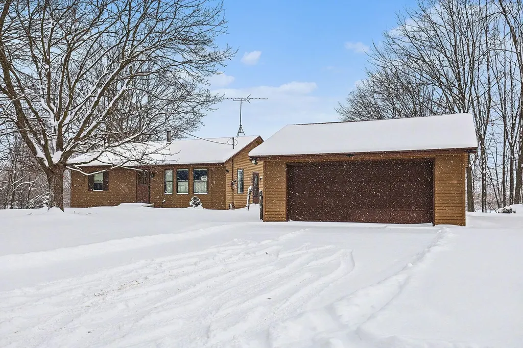 2967 Knapp Street NE Grand Rapids Charter Township MI 49525