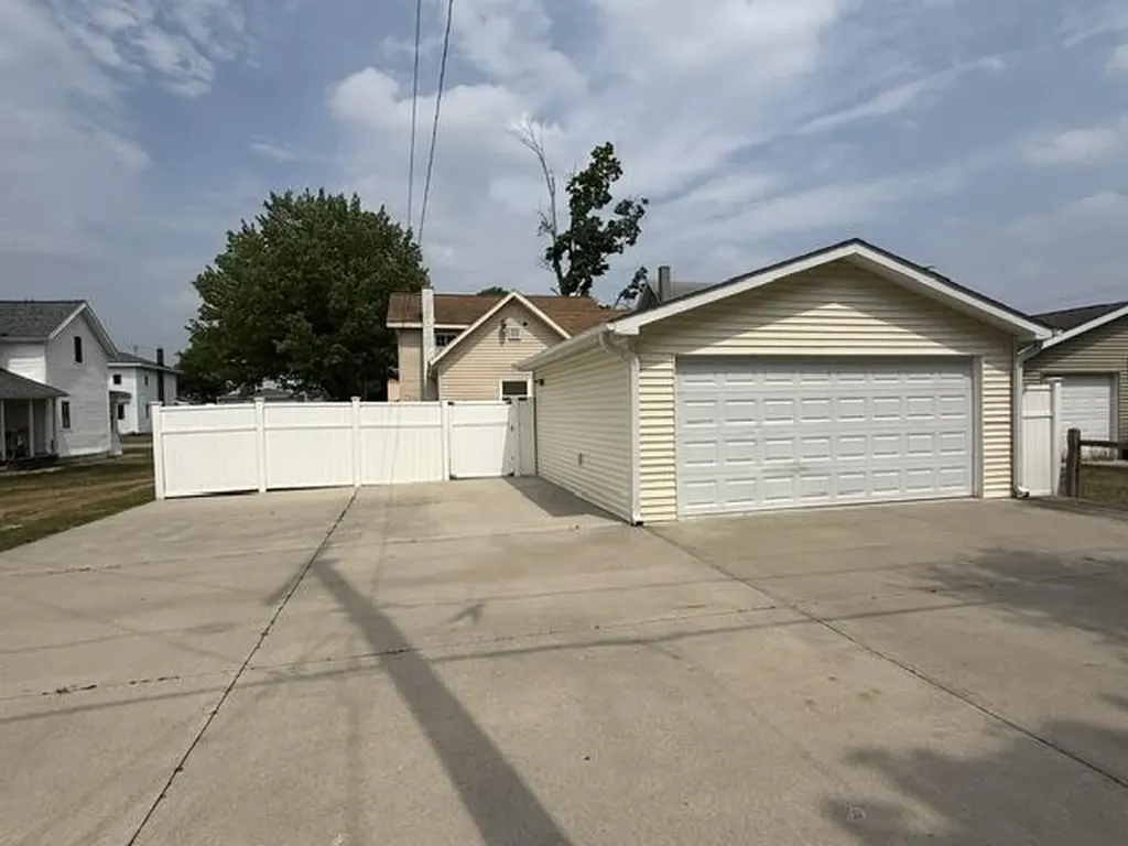 117 N 3rd Avenue Big Rapids City MI 49307