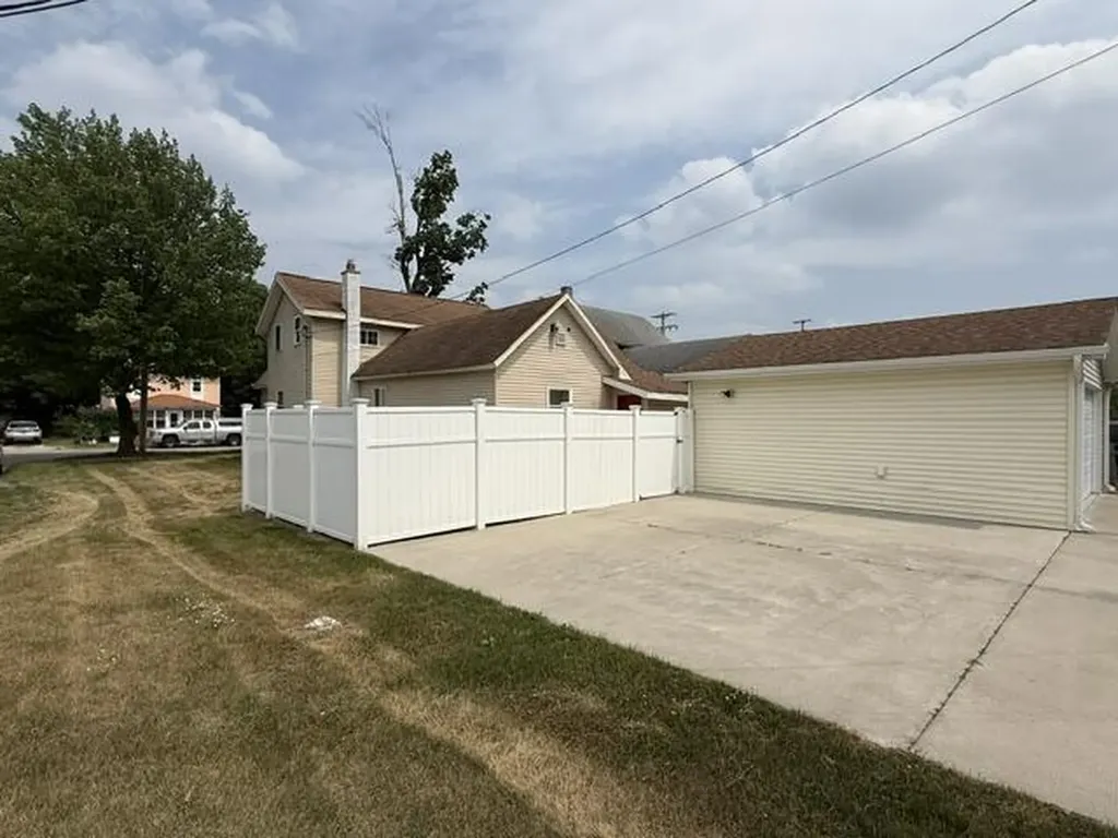117 N 3rd Avenue Big Rapids City MI 49307