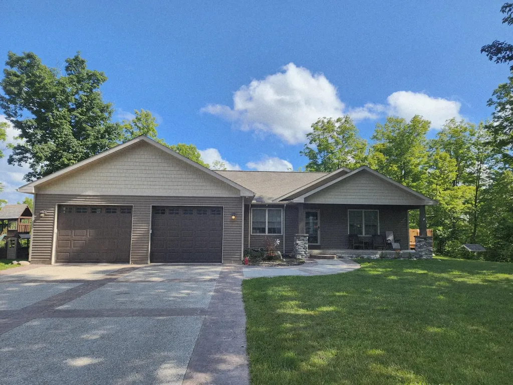 18274 200th Avenue Burdell Township MI 49655