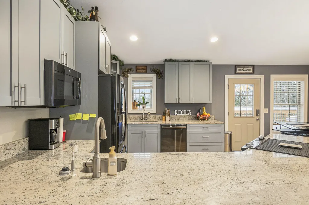 18274 200th Avenue Burdell Township MI 49655