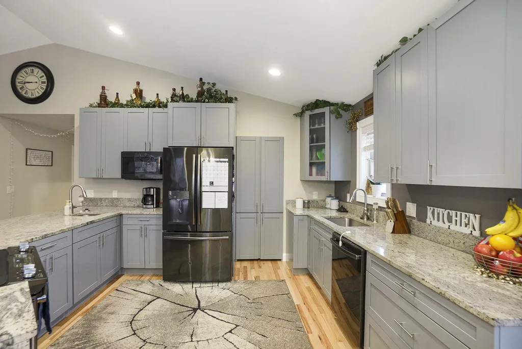 18274 200th Avenue Burdell Township MI 49655