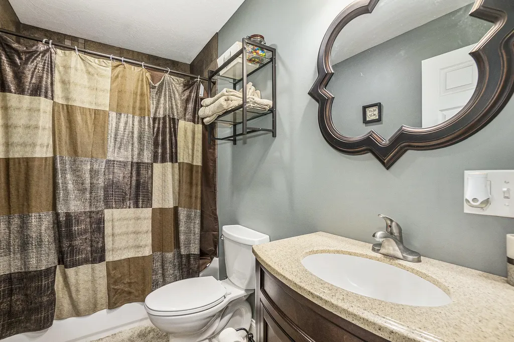 18274 200th Avenue Burdell Township MI 49655