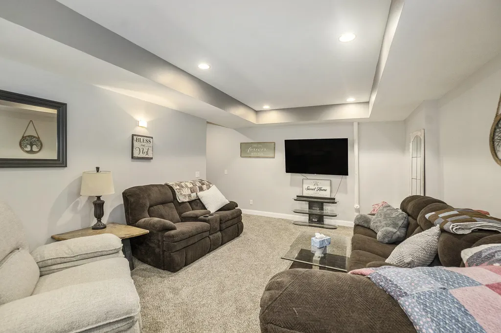 18274 200th Avenue Burdell Township MI 49655