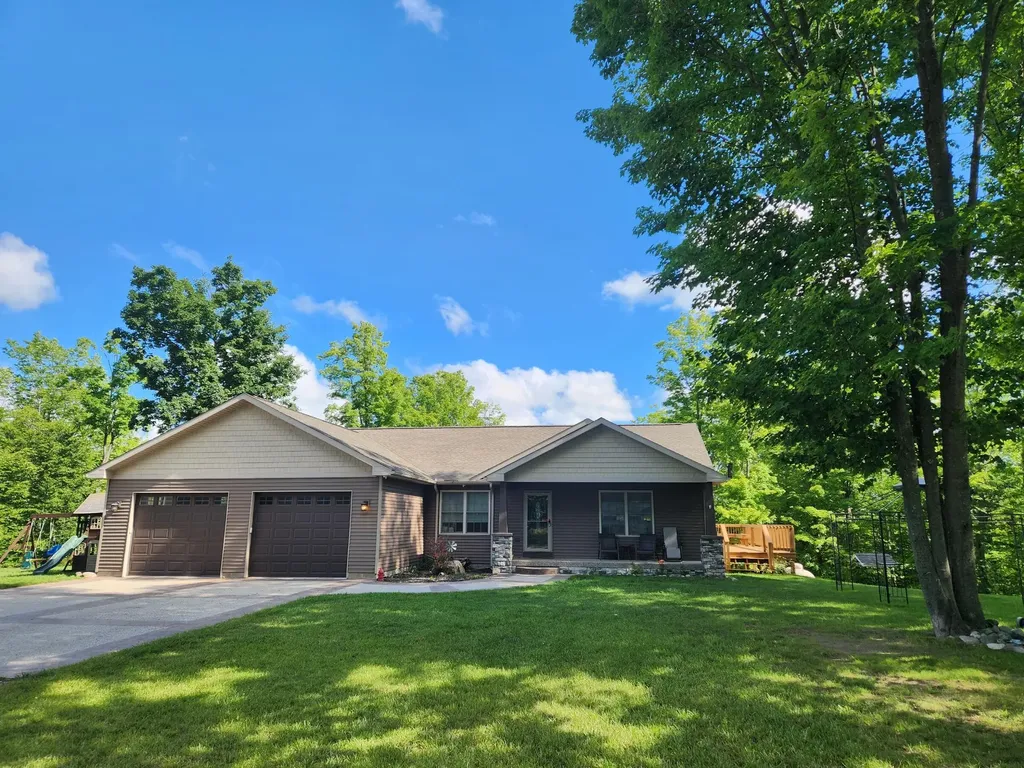 18274 200th Avenue Burdell Township MI 49655