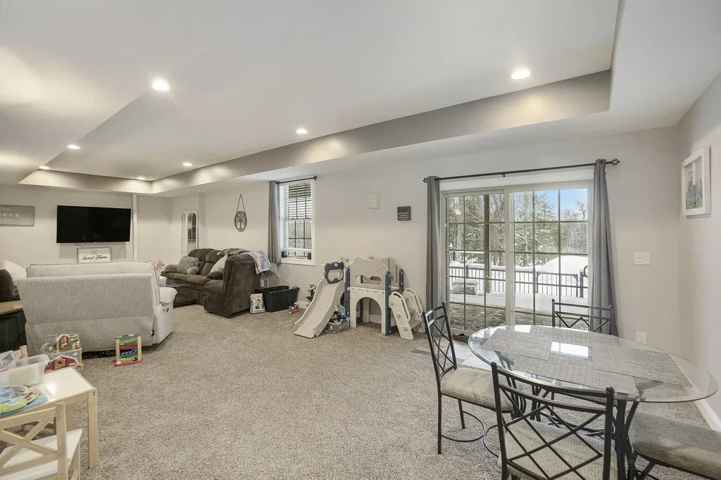 18274 200th Avenue Burdell Township MI 49655