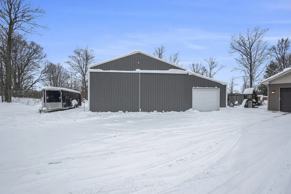 18274 200th Avenue Burdell Township MI 49655