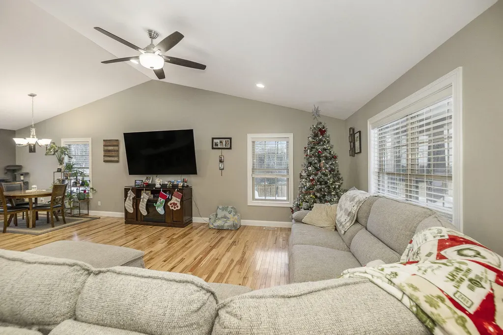 18274 200th Avenue Burdell Township MI 49655