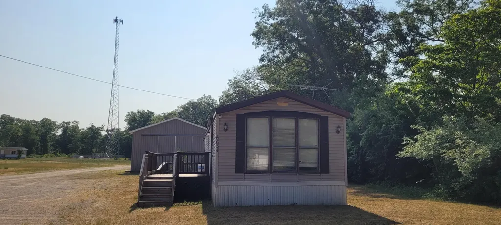 6634 N Woodbridge Road Merrill Township MI 49349