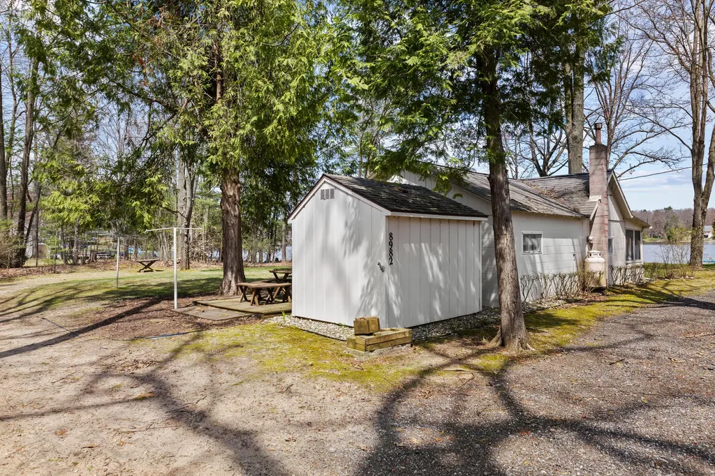 8982 W School Section Lake Drive Morton Township MI 49332