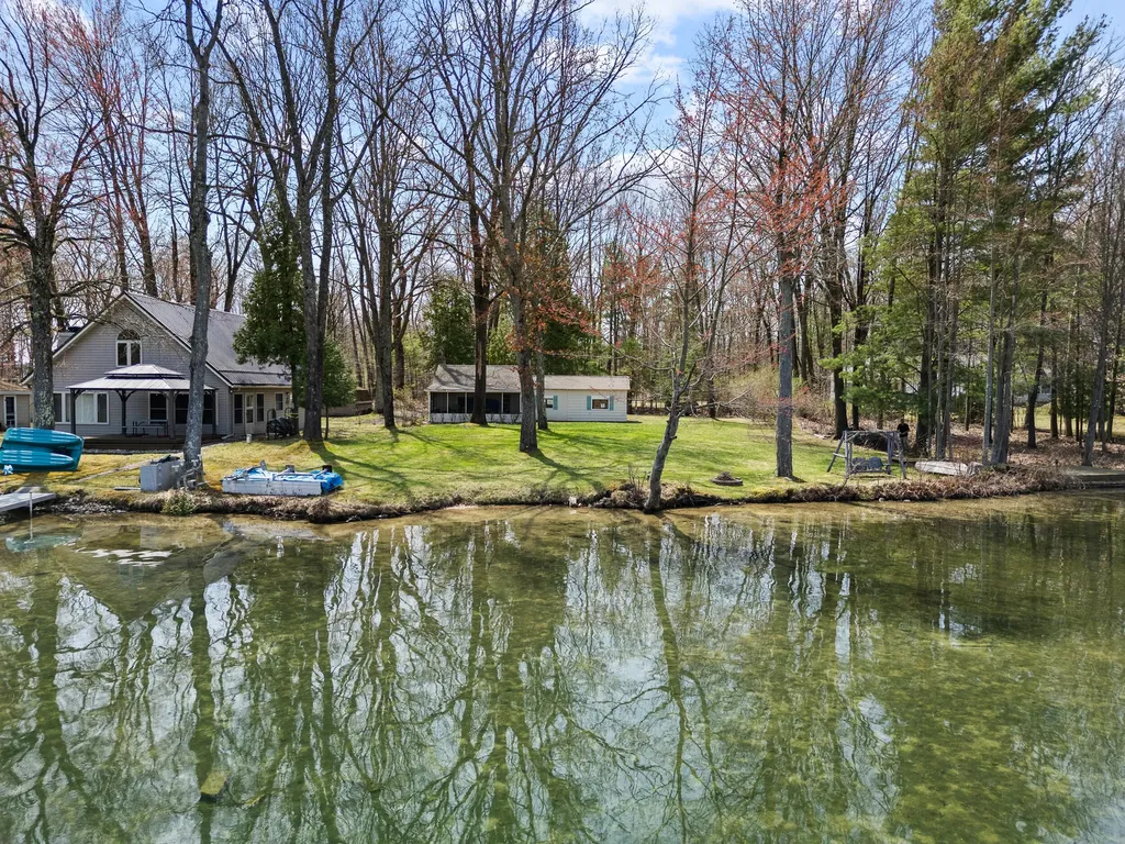 8982 W School Section Lake Drive Morton Township MI 49332