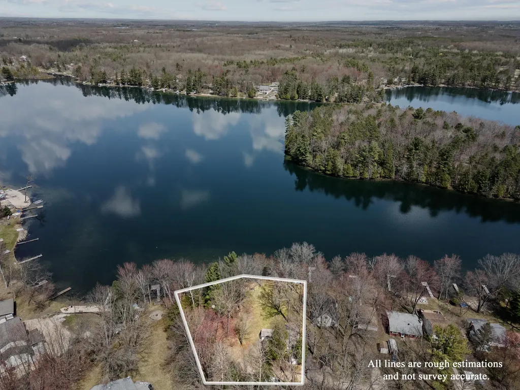8982 W School Section Lake Drive Morton Township MI 49332
