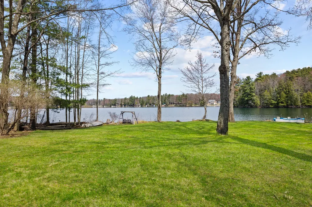 8982 W School Section Lake Drive Morton Township MI 49332