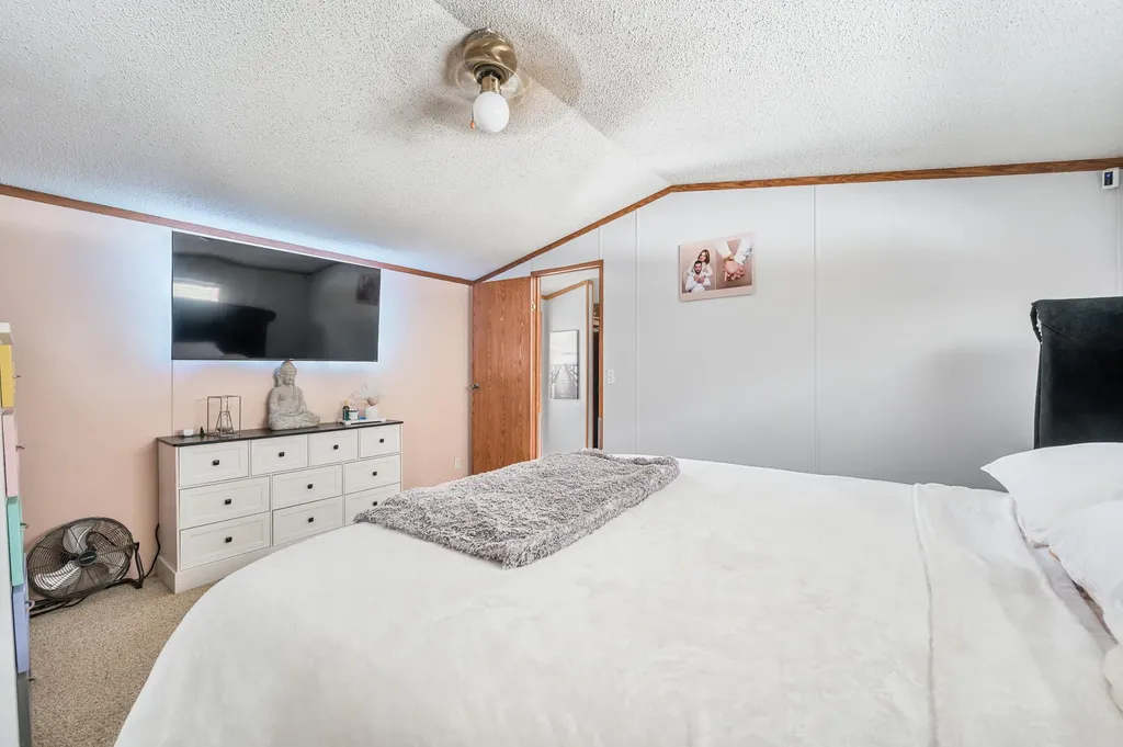 22132 15th Avenue Fork Township MI 49679