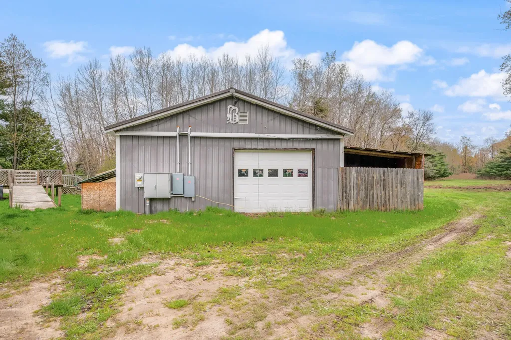 22132 15th Avenue Fork Township MI 49679
