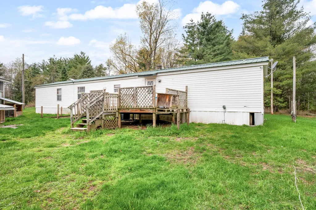 22132 15th Avenue Fork Township MI 49679
