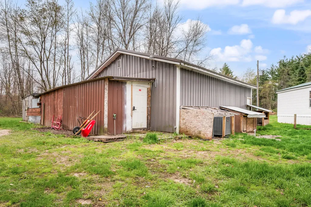22132 15th Avenue Fork Township MI 49679