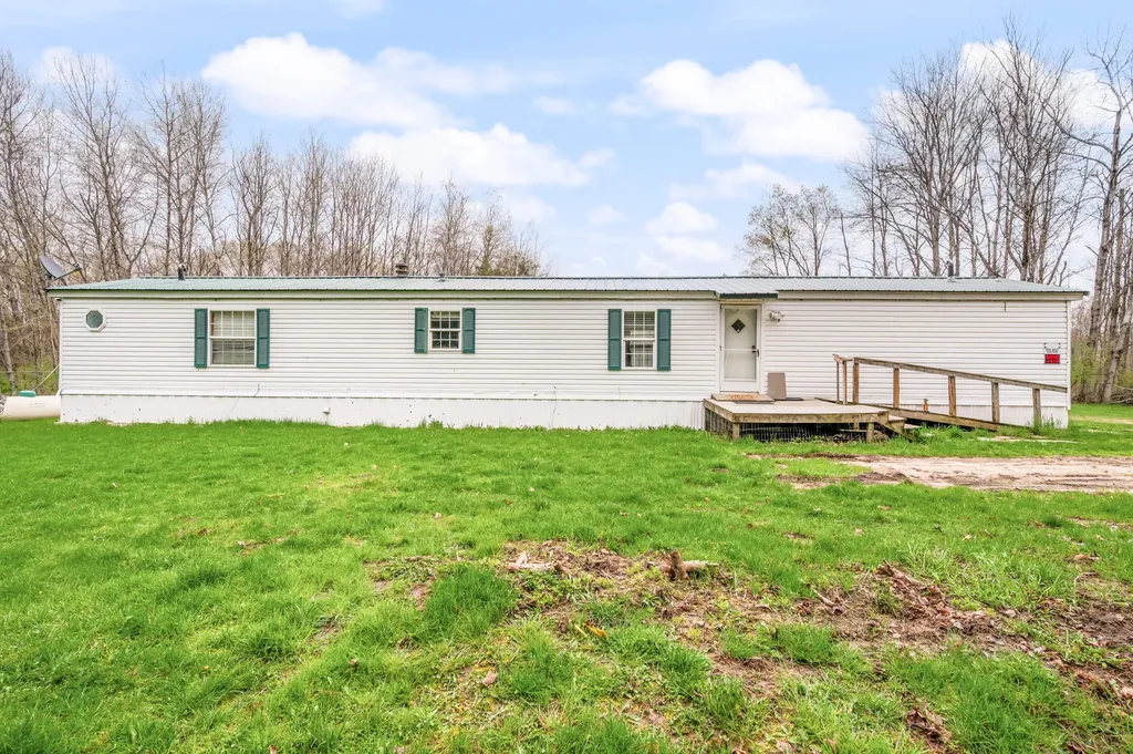 22132 15th Avenue Fork Township MI 49679