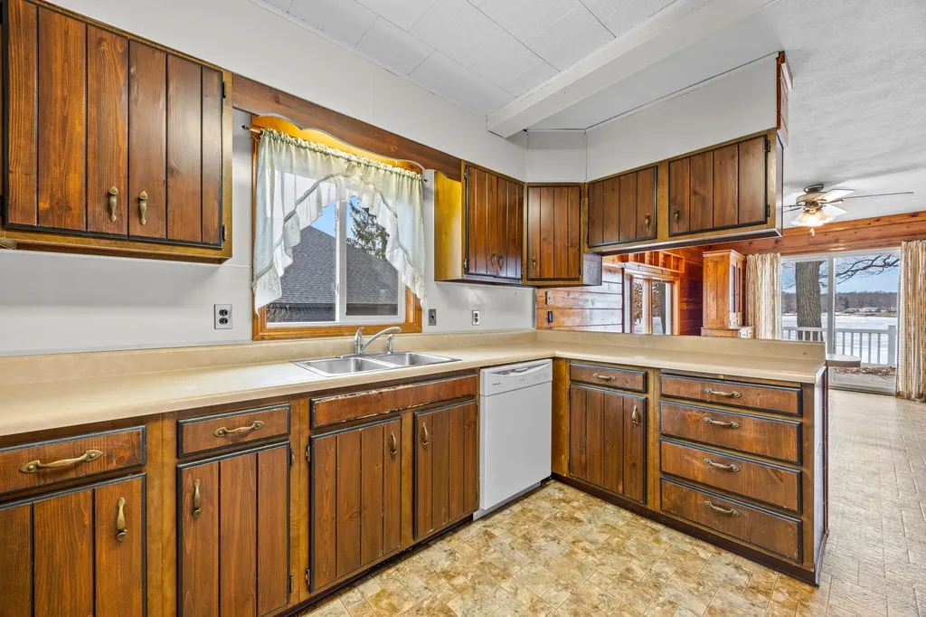 9577 Shore Drive Morton Township MI 49332