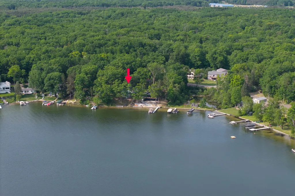 9577 Shore Drive Morton Township MI 49332
