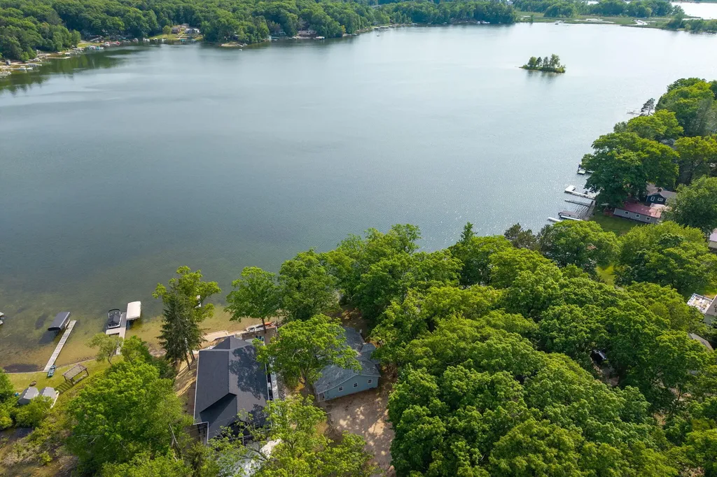 9577 Shore Drive Morton Township MI 49332