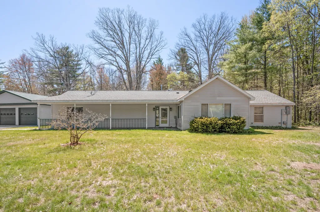 19055 12 Mile Road Mecosta Township MI 49307