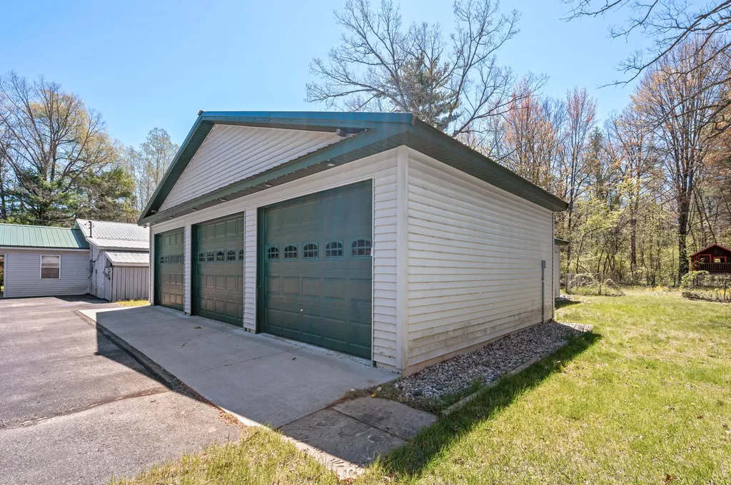 19055 12 Mile Road Mecosta Township MI 49307