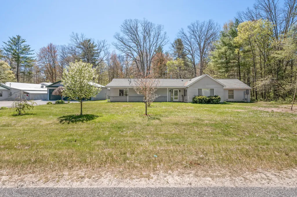 19077 12 Mile Road Mecosta Township MI 49307