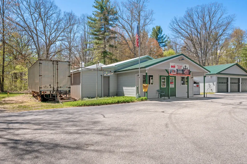 19055 12 Mile Road Mecosta Township MI 49307