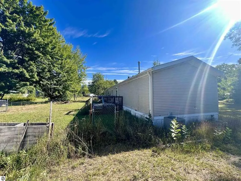 1404 S Taxiway Delta Lake City City MI 49651