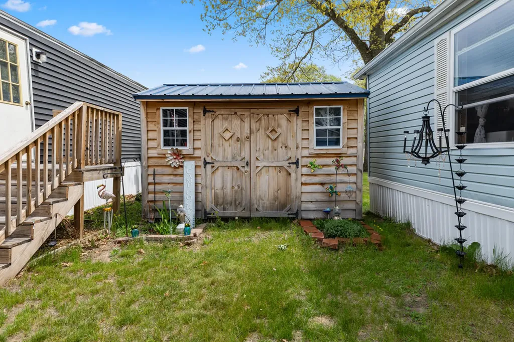 10845 Percy Lane Morton Township MI 49332