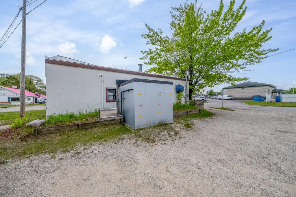 81 N Morey Road Lake City City MI 49651