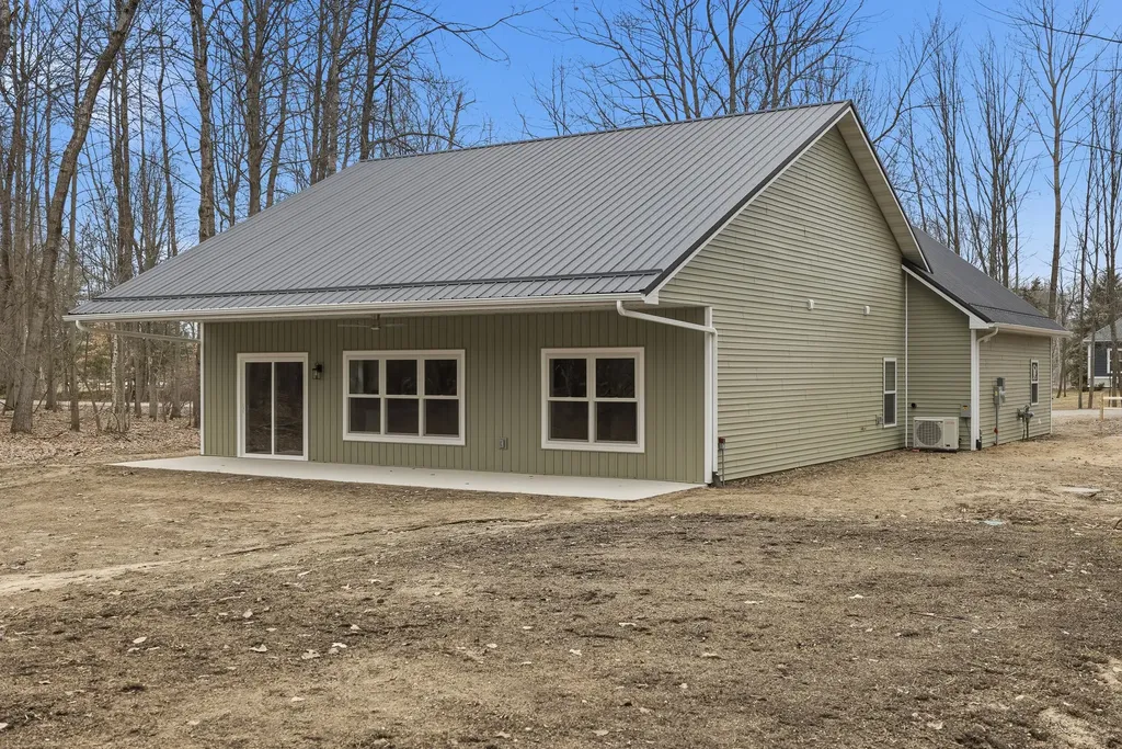 9215 Edgewater Drive Morton Township MI 49346