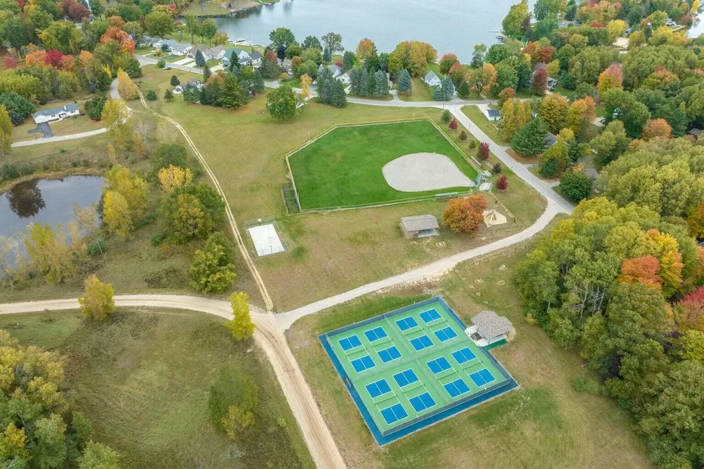 9215 Edgewater Drive Morton Township MI 49346